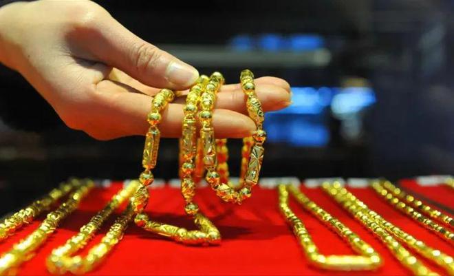 深圳珠寶零售市場冰火兩重天 線下市場火爆背后的閉店潮